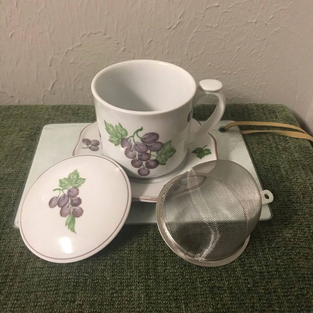Andrea Sadek Tea and Steeper Cup with Saucer - Picture 7 of 9